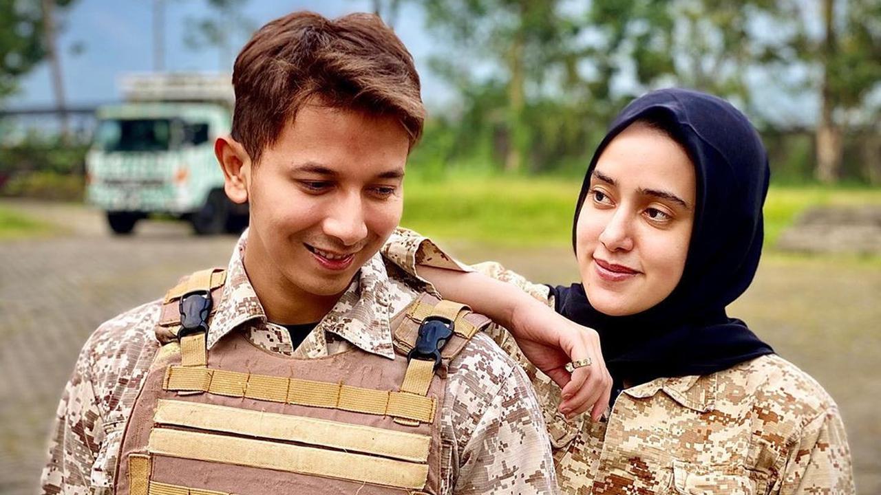 Momen Liburan Fairuz A Rafiq dan Sonny Septian Ke Bogor, Naik Unta Bareng Anak