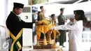 Anggota paskibraka 2016 melaksanakan gladi bersih upacara HUT ke-71 Kemerdekaan RI di Istana Merdeka, Jakarta, Senin (15/8). Kegiatan gladi bersih ini juga ditampilkan pengibaran bendera merah putih oleh Paskibraka 2016. (Liputan6.com/Faizal Fanani)