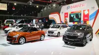 Daihatsu pajang berbagai jenis mobil selama IIMS 2017. (Herdi Muhardi))