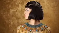 Terkenal karena kecantikannya, ternyata ratu Cleopatra memiliki beberapa cara alami untuk menjaga pesona cantiknya. Apa saja? (Sumber foto: pancarkanpesonamu)