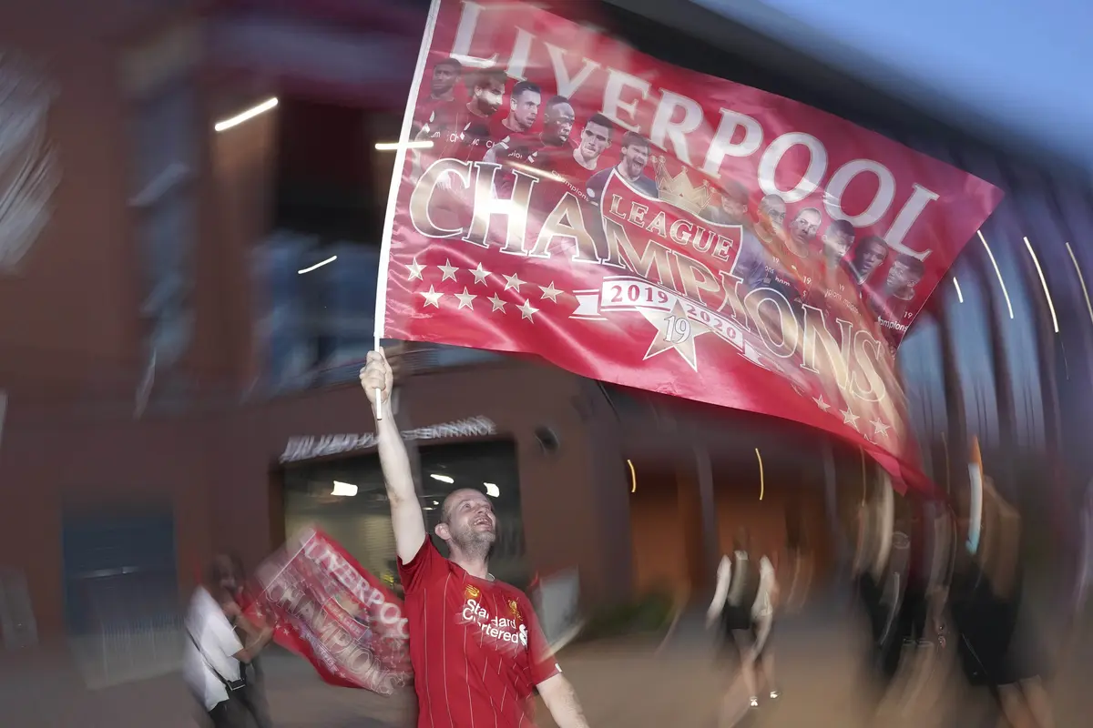 Fans Liverpool Berpesta