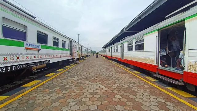 Kereta Bandara Adi Soemarmo, Solo berhenti di Stasiun Klaten