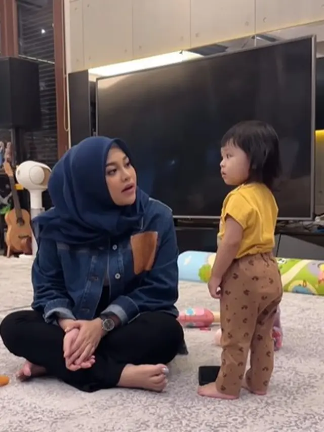Ameena, anak Aurel dan Atta (Instagram/aurelie.hermansyah)