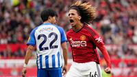 Hannibal Mejbri membalas dengan satu gol, yang ternyata hanya menjadi hiburan belaka. (AP Photo/Dave Thompson)