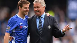 1. Guus Hiddink - Tahun 2009 Hiddink ditunjuk sebagai pelatih sementara Chelsea untuk kali pertama. Pelatih berkebangsaan Belanda tersebut menggantikan Jose Mourinho yang tak lagi mampu mempertahankan performa apik Chelsea. (AFP/Glyn Kirk)