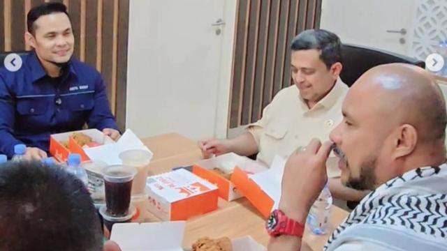 Pemilik Restoran Ayam Temui BPJPH, Sebut Ada Oknum Persulit Pengajuan Sertifikat Halal dan Minta Biaya Miliaran Rupiah