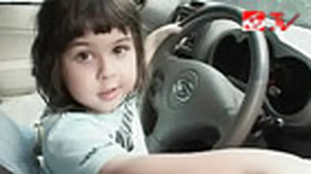 Masih Kecil, Baim Sudah Nyetir Mobil