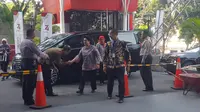 Menkes Nila menyambangi gedung KPK, Jakarta. (Liputan6.com/Nanda Perdana Putra)