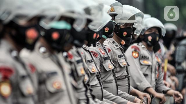 FOTO: Penjagaan Ketat Polisi di Sekitar Gedung DPR