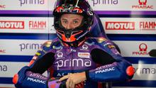 Jack Miller telah dipastikan tetap di MotoGP 2026 dengan memperkuat Pramac Racing. (Jure Makovec / AFP)