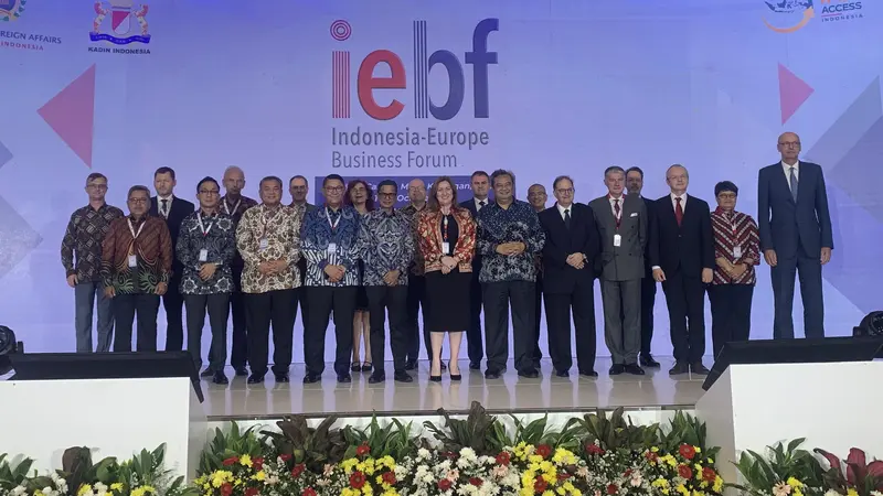 Kementerian Luar Negeri (Kemenlu) RI resmi membuka kegiatan Indonesia-Europe Business Forum (IEBF) 2023 pada Selasa, 17 Oktober 2023.