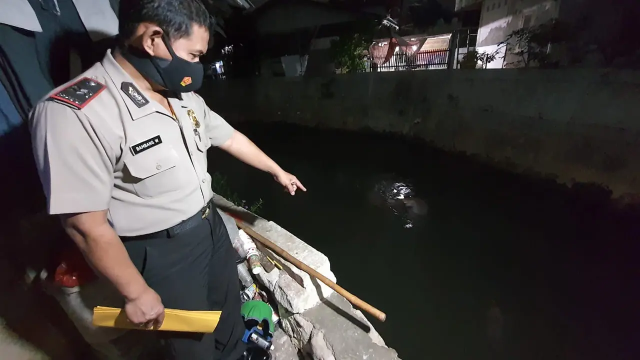 Warga di kelurahan Halim, Makasar Jakarta Timur dihebohkan penemuan jasad balita berusia 2 tahun 6 bulan pada Jumat (22/1/2021) sore.