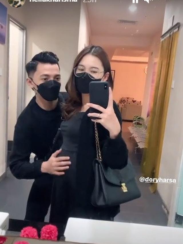7 Momen Nella Kharisma Periksa Kandungan Bersama Dory Harsa, Pamerkan Hasil USG