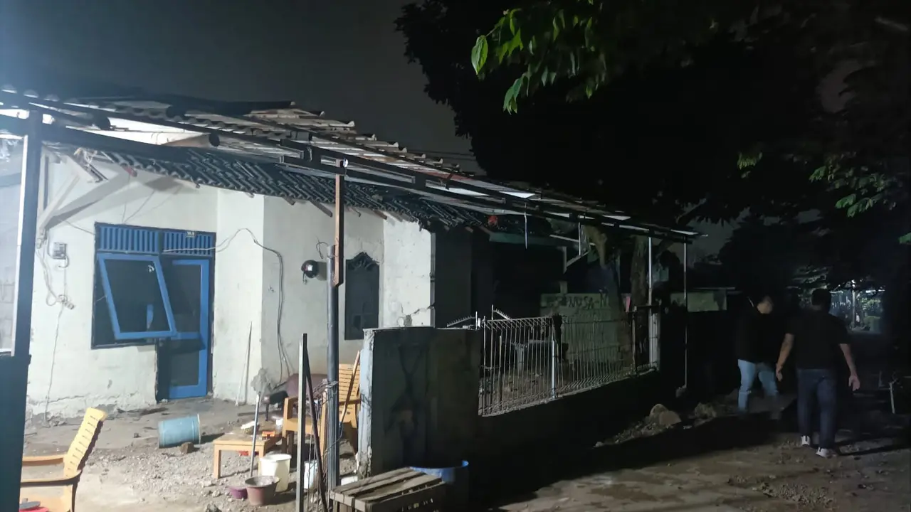 Sejumlah Kelompok Serang dan Bakar Rumah Warga di Sukmajaya Depok