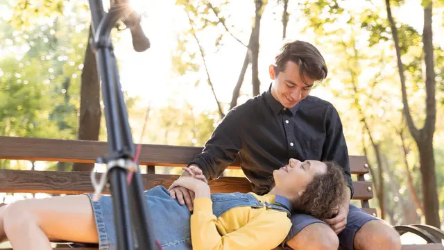 5 Zodiak Paling Bucin tapi Bikin Hubungan Makin Awet (photo by freepik.com)