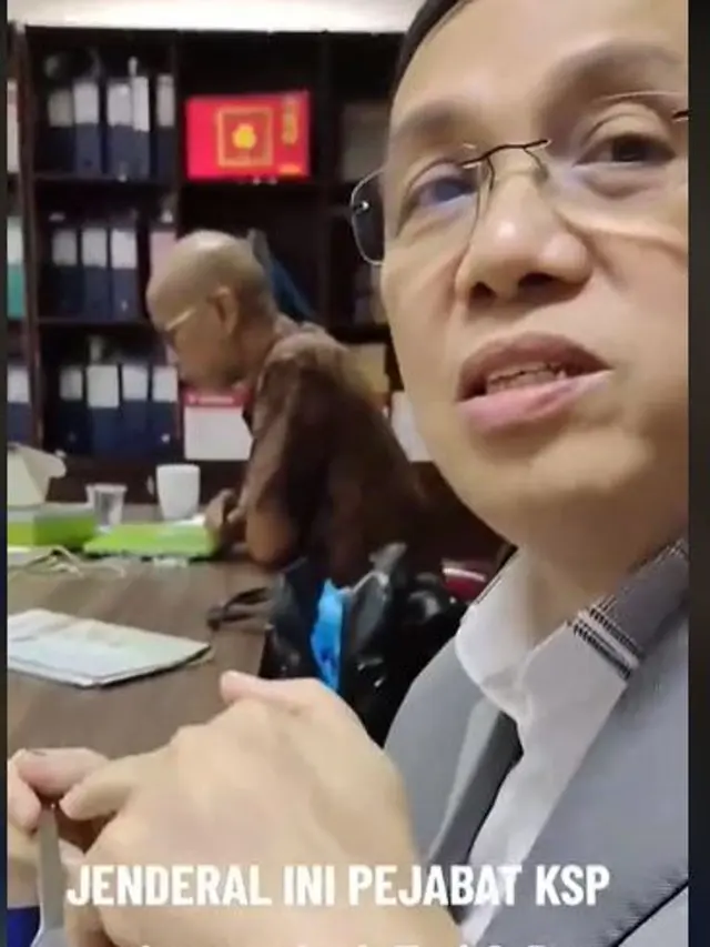 Viral Jenderal Pejabat di Kantor Presiden Bawa Makanan Buatan Istri, Tuai Pujian Warganet
