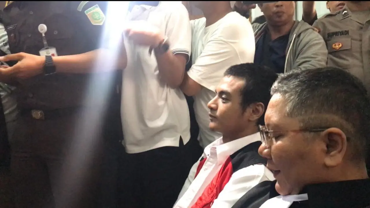 PN Jakarta Selatan menggelar sidang kasus pelecehan seksual dan aborsi anak artis Nikita Mirzani dengan terdakwa Vadel Badjideh secara tertutup.