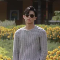 Sejak sebelum menikah, penampilan Rey Mbayang memang sering menjadi sorotan. Anggota termuda di grup vokal Adam ini disebut memiliki penampilan yang selalu modis. (Liputan6.com/IG/rey_mbayang)