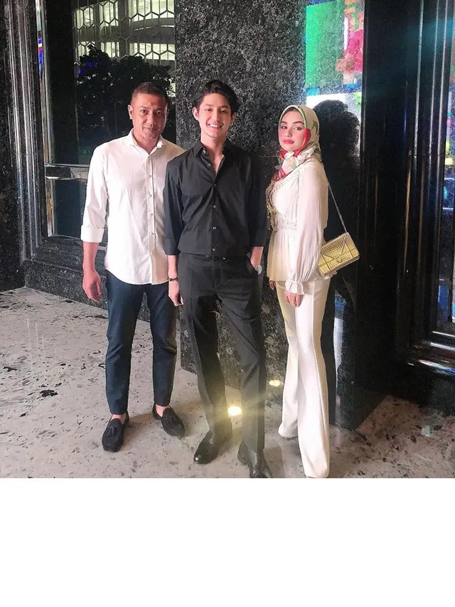 Jarang Tersorot, Ini 7 Potret Terbaru Ibu Sambung Teuku Rassya yang Memesona