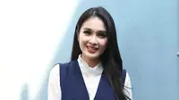 Sandra Dewi. (Nurwahyunan/Fimela.com)