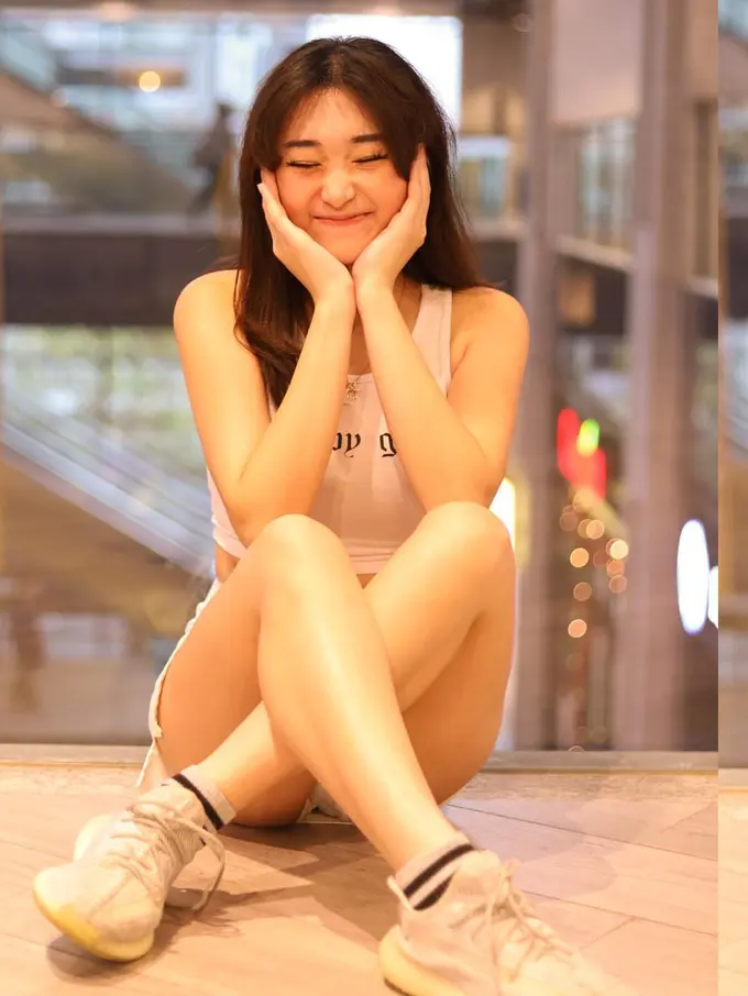 Potret Memikat Livy Renata