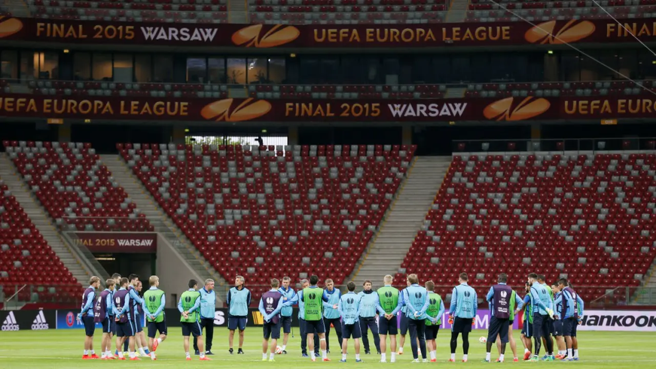 Jelang Final Liga Europa Dnipro Dnipropetrovsk Jajal Stadion Narodowy