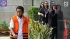 Mantan Menteri Sosial Idrus Marham tiba di Gedung KPK, Jakarta, Rabu (29/11). Idrus diperiksa sebagai tersangka untuk melengkapai berkas perkara. (Merdeka.com/Dwi Narwoko)