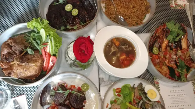 Menikmati Tradisi Kuliner Makan Tengah Serasa di Rumah Nenek Saat Perayaan Natal di The Hermitage, Jakarta