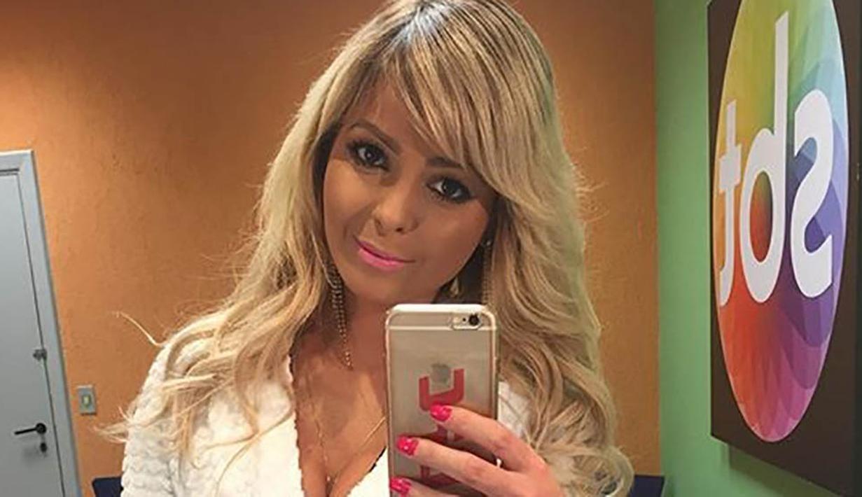 Parasnya yang cantik serta penampilannya yang seksi membuat daya pikat tersendiri bagi penyerang Barcelona, Neymar. (Instagram)