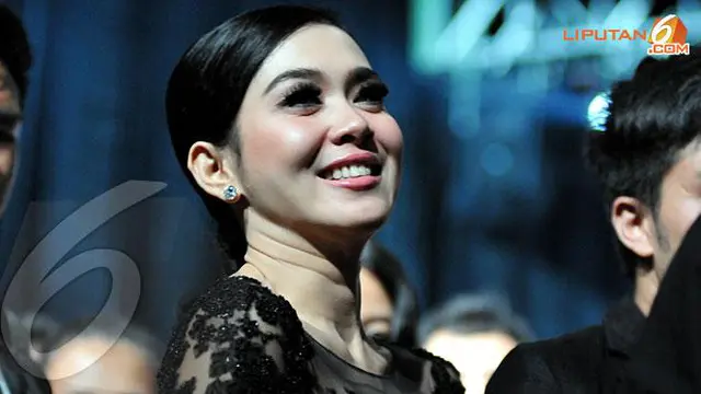 News Flash: Bila Mangkir dari Panggilan Polisi, Syahrini Bisa Dijemput Paksa
