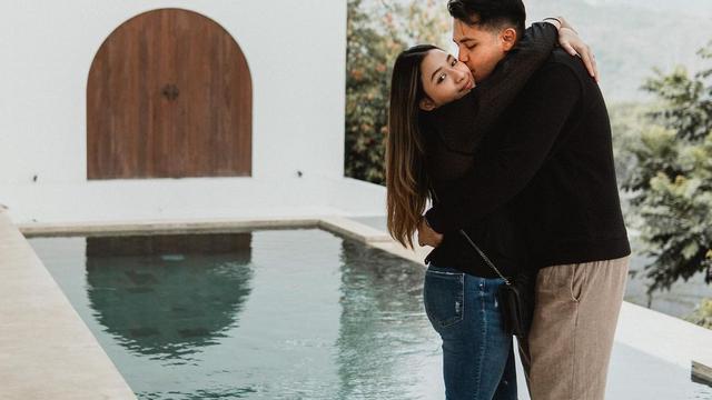 Potret Rizky Alatas dan Adzana yang Jauh dari Gosip