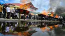 Pemusnahan ratusan kilogram barang bukti narkoba tersebut dipimpin langsung Kapolda Aceh Irjen Pol Achmad Kartiko. (CHAIDEER MAHYUDDIN/AFP)