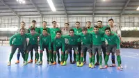 Timnas Futsal Indonesia saat melawan Antam FC pada laga uji coba di Tifosi Sport Center, Kalimalang, Jakarta Timur, (13/1/2017). (Bola.com/Nicklas Hanoatubun) 