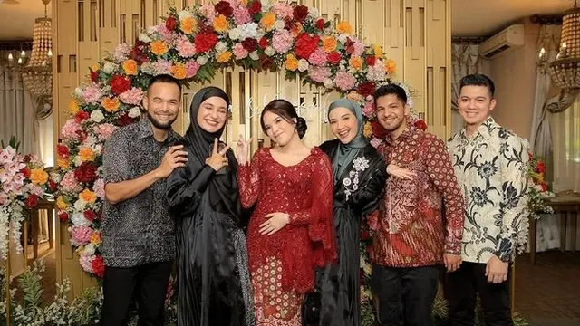 8 Potret Lamaran Yusuf Adik Zaskia dan Shireen Sungkar, Siap Lepas Status Duda