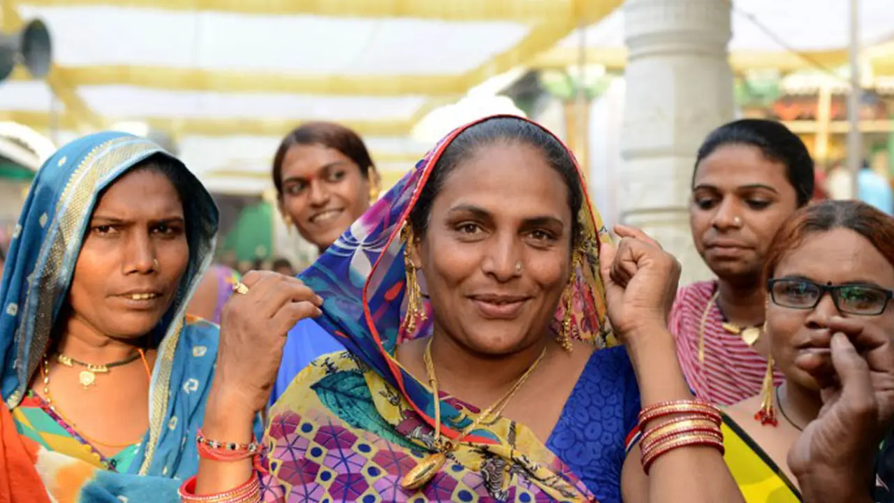 [FOTO] Status Transgender Dilegalkan, Waria India Bersorak