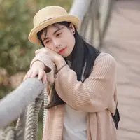 ilustrasi perempuan tidak percaya diri/Photo by Tuấn Kiệt Jr. from Pexels