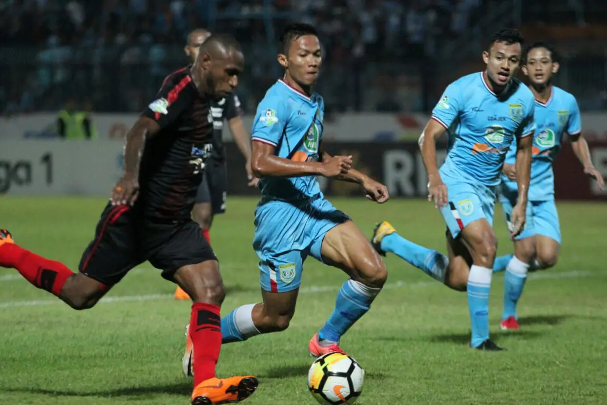 Persela Lamongan vs Persipura Jayapura