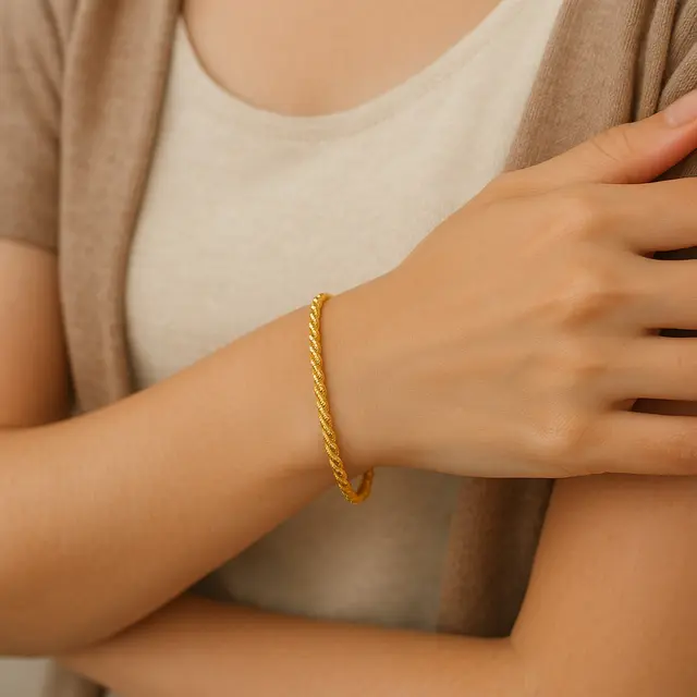 4. Gelang Tali Emas (Gold Rope Bracelet)
