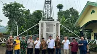 Anggota DPR RI Kawendra Lukistian, legislator dari Partai Gerindra yang mewakili daerah pemilihan Jember-Lumajang meresmikan tower Telkomsel di Desa Sombo, Kecamatan Guci Alit, Lumajang, Jawa Timur, Rabu (11/12/24). (Ist).