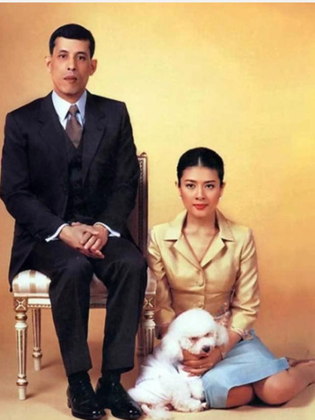 Sujarinee Vivacharawongse dan raja sekarang-Thailand, Maha Vajiralongkorn. (Alchetron)