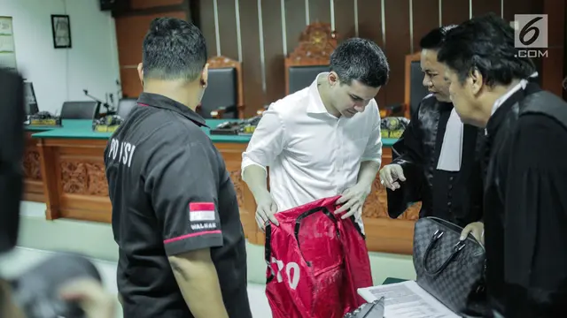 Steve Emmanuel Divonis 9 Tahun Bui