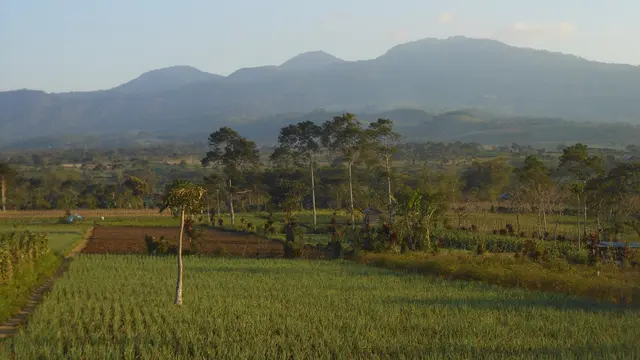 Pemandangan Gunung Kaba di Bengkulu