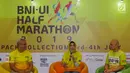 Ketua Umum ILUNI UI Arief Budhy Hardono, Direktur Hubungan Kelembagaan BNI Adi Sulistyowati, dan Ketua Pelaksana BNIUIHM2019 Wisaksono Soegandhi dalam Konferensi Pers jelang BNI UI Half Marathon (BNIUIHM2019) di FX Sudirman, Jakarta, Rabu (3/6/2019). (Liputan6.com/Fery Pradolo)