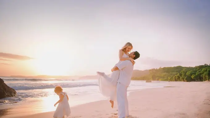 Varsha Strauss Menantu Bambang Trihatmodjo