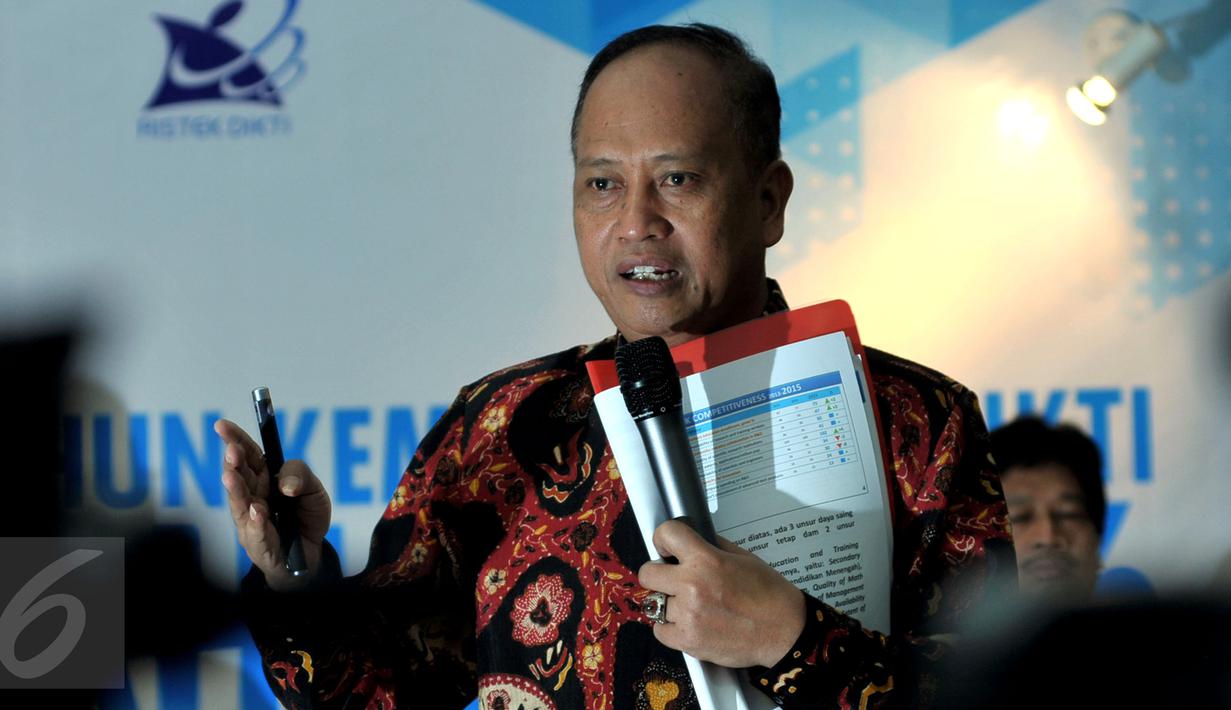 Kementerian Riset, Teknologi, dan Pendidikan Tinggi (Kemenristekdikti) menggelar acara Refleksi Akhir Tahun 2015, Jakarta, Senin (28/12/2015). Menristekdikti Mohamad Nasir memaparkan pencapaian program selama 2015. (Liputan6.com/Faisal R Syam)
