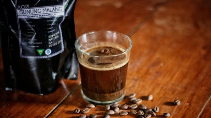Hampir setiap kecamatan di Purbalingga memiliki kopi unggulan, seperti kopi Arabika dari Dusun Gunung Malang, Desa Serang, Kecamatan Karangreja. (Liputan6.com/Galoeh Widura)