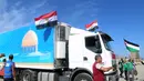 Menurut Hamas, yang menguasai Gaza, hanya sekitar 20 truk yang akan memasuki Gaza pada hari Sabtu, dengan membawa bantuan dalam jumlah terbatas. (Mohammed Assad / AFP)