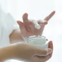 Ilustrasi Penggunaan Body Serum Credit: freepik.com