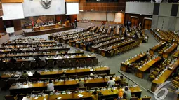Suasana Rapat Paripurna DPR berisi laporan BPK tentang hasil pemeriksaan BPK pada Semester l, Jakarta, Selasa (2/12/2014). (Liputan6.com/Andrian M Tunay)