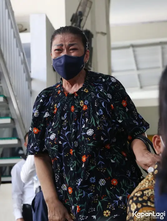 Belum menemukan titik temu dalam sidang mediasi, sidang Ari Wibowo dan Inge Anugrah kembali digelar dua pekan lagi, yaitu pada 29 Mei 2023. Kuasa hukum Ari mengatakan kemungkinan kliennya rujuk sangat kecil. [Foto: KapanLagi.com/Budy Santoso]